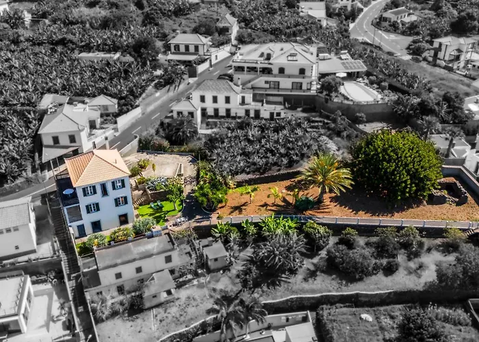 Villa Calheta Traditional *