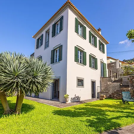 Villa Calheta Traditional *