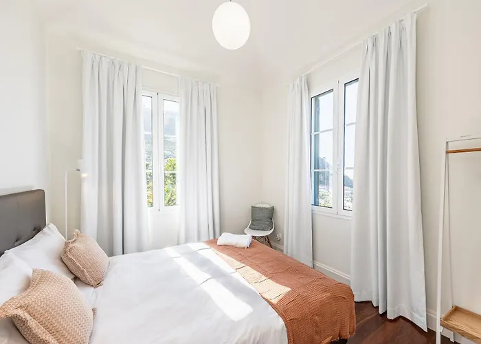 Calheta Traditional * Arco da Calheta (Madeira)